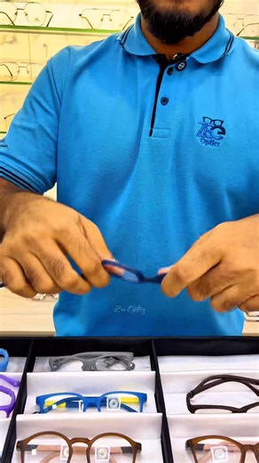 👀 Did you know? Too much screen time is one of the main reasons kids face eye pain and vision problems at a young age! 📱🚫 That’s why experts recommend no phone use under age 12 — protect their eyes today. At Zee Optics, we’ve got unbreakable & flexible kids’ frames designed for comfort, durability, and clear vision. 💪🕶️ Give your kids the best eye protection with style! 👓💙 #ZeeOptics #KidsGlasses #UnbreakableFrames #FlexibleFrames #ChildEyeCare #ProtectKidsEyes #NoPhonesUnder12 #EyeHealth