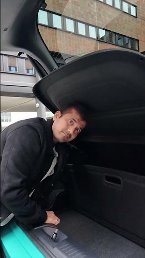 💡🔊 Trunk of the all-new Nissan Leaf - it is now a crossover!