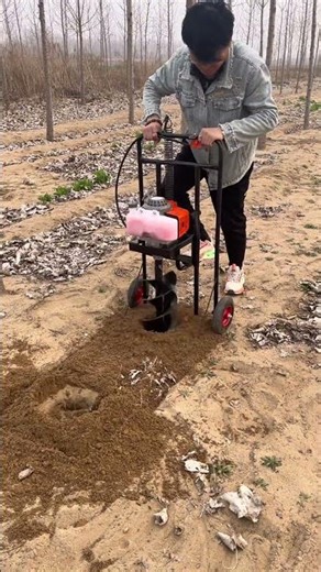 The process of drilling a hole in the ground - Good tools and machinery make work easy