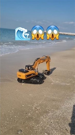 remote control mini excavator working 💪 👷‍♂️ 😁🤣🤣#rcexcavator