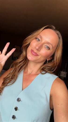 Ashley Stroehlein on Instagram: "A reel about nothing other than me trying to show my game day fit 😂💁🏻‍♀️✨"