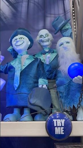 Animatronic Disney The Haunted Mansion Hitchhiking Ghosts😨Lowe’s 2025!
