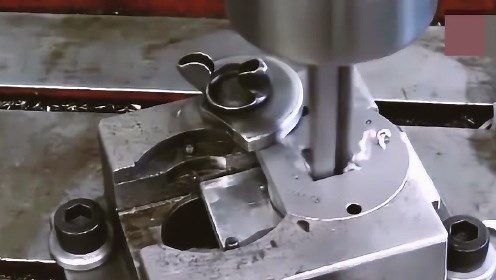 方孔、内六角孔的加工方法，今天终于见识到了