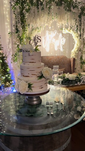 The epitome of rustic wedding cakes ##rusticwedding##rusticcake##rayshellranch##rusticdecor##foryou