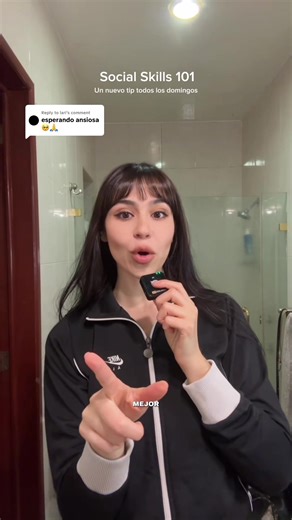 Replying to @lari social skills 101, tip #1 un tip todos los domingos!!!! De verdad soy buenisima socializando es de mis mayores talentos y quiero darles mi conocimiento. #socializar #comosocializar