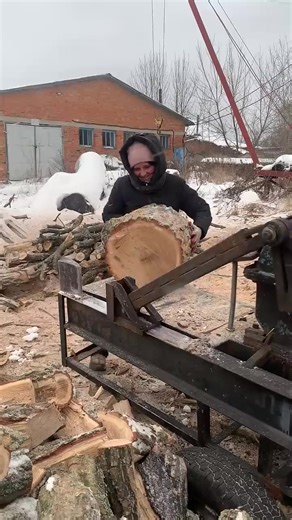 Замовляйте дрова з доставкою Луцьк, Ківерці, Рожище, Горохів, Млинів. Найкращі ціни у Волинській області. Понад 8 років досвіду і тисячі задоволених клієнтів. Тел 050 109 40 84 https://drova-lutsk.com.ua/ 📍 Луцьк, Волинська область #дрова #дровалуцьк #купитидровалуцьк