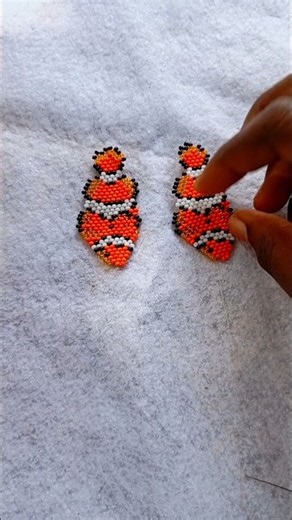 The full tutorial on how to make this 3D beaded fish. #beadwork #handmade #beadingtutorials #diy