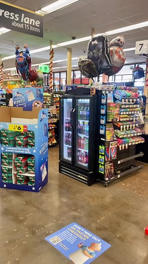 Just letting my shoulder lean while I clean 😂😂😂#kroger