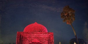 Would you let your wedding photographer use only an iPhone?