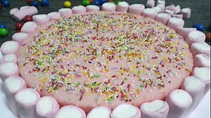 Cómo hacer una tarta de nubes de gominola en casa: ¡Muy fácil y sin horno!