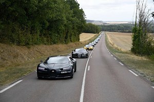 23 Bugatti modernes ont traversé toute la France