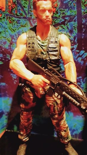 DUTCH NECA 💪🔥 | Predator Classic Figure
