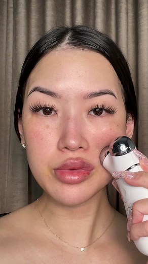 Facial Slimming Device Review: NuFACE Trinity Device