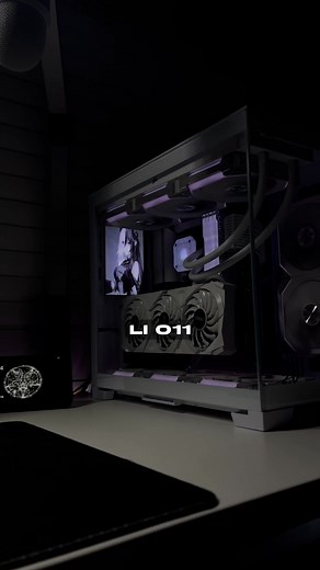 Thoughts on this gaming setup⁉️ #gaming #gamingtiktok #gamingsetup #desksetup #desktour #mechanicalkeyboard #fypシ Room owner: @𝖙𝖔𝖕𝖆𝖟𝖟