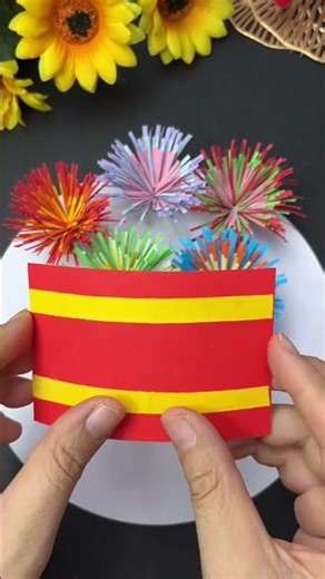 New Year's Day Creative Fireworks Hand Painting Parent-child Handmade Kindergarten Handmade Hand