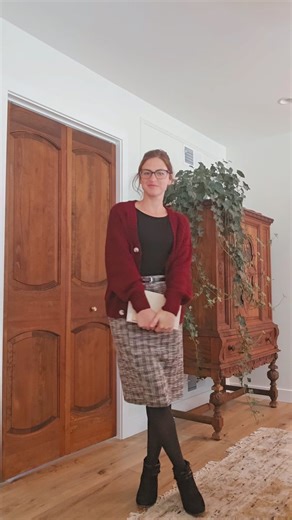 Megan Fox Unlocked on Instagram: "What do I keep? Which one would you buy? For a more detailed look + tons of other fall insp, don't miss my latest Fallidays video on YouTube. You won't regret it! Here's what you can expect: 0:00 Pumpkin spice whipped topping 3:57 Sunporch restoration for fall 11:10 An autumnal playdate 14:10 Cozy kitchen fall decor 21:10 Autumn Amazon outfits 28:50 Oatmeal cake with caramel icing-- for a CROWD! 34:39: Cold brew for the teachers 36:20 Freeze dried apple snacks 3