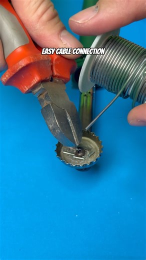 easy cable connection #DIY #LifeHacks #EasyHacks #CableHack #TechHacks #SmartTricks #QuickFix #HomeHacks #DIYProjects #HackItYourself #DoItYourself #GeniusHack #WireManagement #OrganizingTips #TechTips #CreativeDIY #EverydayHacks #FixItYourself #HomeImprovement #ElectronicsHack | SR Digital Tips