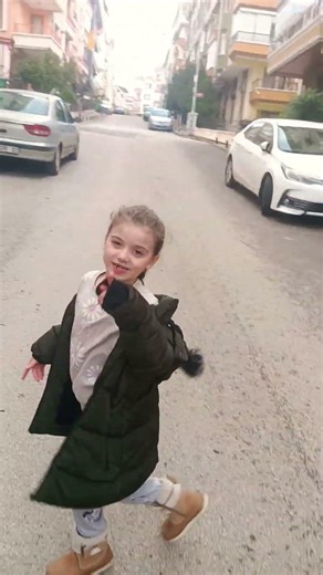 تسنيم صارت ترقص با الشاؤ #تيك_توك رع #اكسبلور #كوميديات #ترند #funny