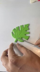 How To Make palm leaf without cutter Fondant cakes #fondant #fondantleaf #fondantpalmleaf #leaf #cakeartist #gurgaonbakery #humbakerywale #cake #delhibakery #bakery #bablu_padiyar #explore #cakeart #explorepage | Chef Bablu Padiyar