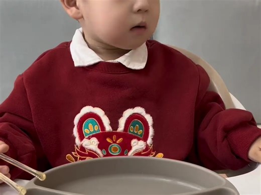 欢迎收看小孩哥暴风吸入大猪蹄儿#自主进食 #干饭宝宝上线 #大口吃肉