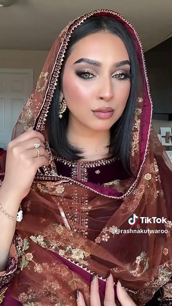 Stunning Pakistani Salwar Kameez Outfit for Eid