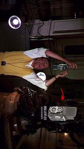 Funny Face (1957)🎥and ROLLEIFLEX •Musical/comedy film with Audrey Hepburn and Fred Astaire. Rolleiflex Automat Model 1 (1937-1939)🇩🇪 🔺Is a medium format film TLR camera made by Franke & Heidecke, and produced between 1937-39. Model 1 is also known as Model RF 111A. 🔺Zeiss Tessar f3.5/75mm lens. Bayonet-mount for accessories on taking lens only. Compur-Rapid shutter 1-500, B, T, and self-timer. Automatic film feed. #rolleiflex#rolleiflexautomat #tlrcamera#audreyhepburn#fredastaire#richardave