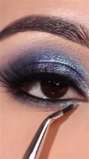 blue grung smokey eye makeup tutorial