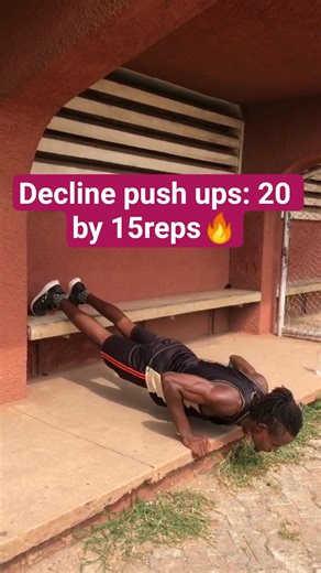 Decline push up exercise: 20 by 15reps🔥 #pushups #training #fitness #bodyweightworkout#bodybuilding