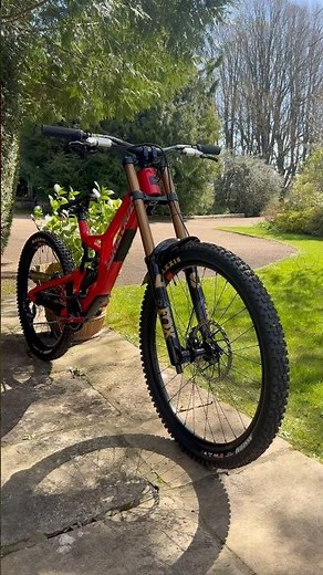 Absolute dream bike 2024 Santa Cruz V10.8 CC in Gloss Red #mtb #subscribe #downhillmtb