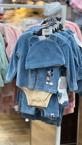 Ensemble bébé garçon 👦🏻💙🩵5 pièces Taille : 3-6 mois jusqu’à 24-36 mois Prix 🥇 : 2000 Da Livraison 🚚 disponible 58 wilayas Commande sur WhatsApp Numéro : 0770548844 Soyez les bienvenus | Rose et bleu Blida