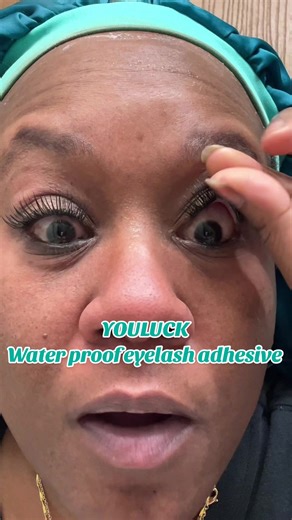 Best Waterproof Eyelash Adhesive Review