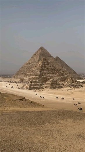 “Экскурсии в Шарм-эль-Шейхе | Nabq Tours” on Instagram: "Египетские пирамиды — это древние монументальные сооружения, построенные в основном для использования в качестве гробниц для фараонов и важных лиц. Вот основные факты о египетских пирамидах: ### 1. Пирамида Хеопса (Великая пирамида Гизы) - **Расположение:** Гиза - **Период постройки:** около 2580–2560 гг. до н.э. - **Фараон:** Хеопс (Хуфу) - **Особенности:** Самая большая из всех египетских пирамид, её первоначальная высота составляла окол