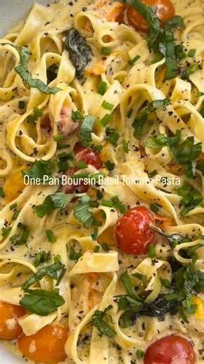 Daniela’s Dish on Instagram: "One Pan Boursin Basil Tomato Pasta So we’re on to another one pan Boursin pasta recipe and we love this one so much it’s going to become our favorite one yet. We used the basil and chive flavor and added tomatoes, more basil and chives. As always it’s the creamiest pasta dish ever. 1/2 lb pasta nests 1 c cherry tomatoes 1 handful of fresh basil 1 garlic clove sliced 4 tablespoons butter 1 Boursin cheese basil and chive flavor Salt and pepper 2-3 c chicken broth 3/4