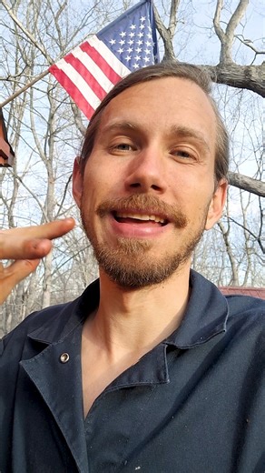 Matt on Instagram: "Chevy Vortec V8 Engine SWAP? #mechanic #trucks #automotive #chevytrucks #silverado #trucks #vortec #cateye #customerstates #engine"