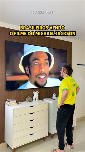 Brasileiros vendo o FILME do MICHAEL JACKSON! | @CUNHALUCASS