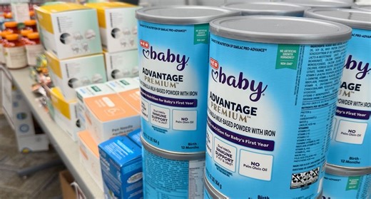 Mobile pharmacy helps get free medicine to those in need