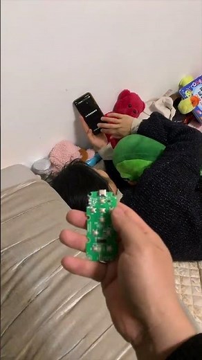 It's so fun to use this prank sister-in-law, prank toy, mobile phone remote control, Bluetooth,