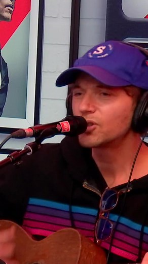 21K views · 190 reactions | Raphaël interprète son nouveau single « l’espoir » en direct dans Le Double Expresso RTL2 ❤️ Vous aimez ? | RTL2 | Facebook