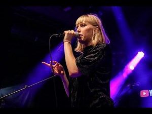 LEA privat: So kam die sympathische Sängerin zur Musik