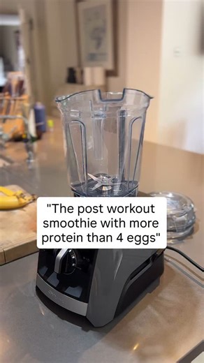 🍌This isn't just a smoothie ~ it's a full on nutrient power move 💪🏻 Perfect for post class muscle refuel👌 And it's not just 29g protein‼️ ~ 13g gut friendly fibre ~ Heart healthy fats ~ packed with anti oxidants Here's what's in it ⬇️ 1 🍌 1 cup raspberries 1 tbsp nut butter 🌰 1 tsp flaxseed 200ml soya 🥛 150g Greek yoghurt Creatine @artahhealth for muscle recovery 💥 What do you put in yours?? I LOVE new smoothie ideas so please give me inspo!✅ | Caroline’s Circuits