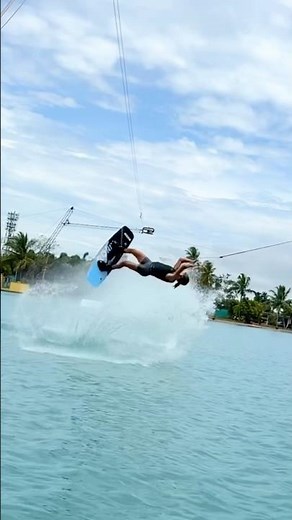 Finally back at ​⁠‪@cwcwake‬ 💛🚀 #cwcwakepark #camsurwatersportscomplex #wakeboard #wakeboarding