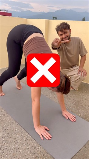 How to do downward dog🧘🏻‍♂️🫵🏻 #yoga #yogaskills #downwarddog #downwardfacingdog #trendingshorts