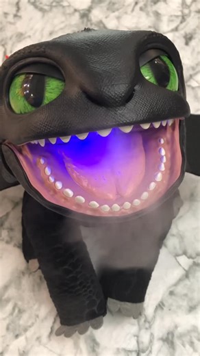 Scattered Adventures on Instagram: "#gifted How To Train Your Dragon Toothless Puppetronic by Real FX! So adorable! There’s over 50 sounds and actions combined. The plasma blast that launches from his mouth is epic! You can find this at @amazon 🛒 Thanks to @wowstuffofficial for sending this to us! #scatteredadventures #toothlessrealfx #asmr #howtotrainyourdragon #animatronic #dragon #httyd #satisfyingvideo #toys #toycollector toystagram @funfluential"