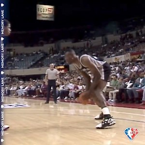 39K views · 521 reactions | Il y a 30 ans David Robinson signait son record en carrière pour décrocher le titre de meilleur scoreur. Lui et Shaq étaient au coude à coude pour le titre (Shaq était devant de 0.06 point). Les Spurs l'ont gavé de ballons, résultat : 71 PTS à 26/41 | Generation Michael Jordan | Facebook