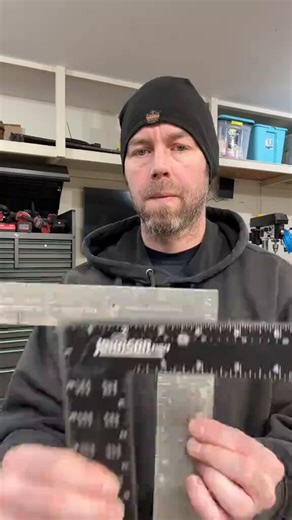 🔧 This quick trick to fix a square that’s out of square is so satisfying.This guy shows a super simple way to check and straighten a framing square that’s no longer perfectly square — and it actually works.It’s such a clever little fix for anyone who works with tools or does DIY projects.Have you ever seen or done this simple trick to fix your square before? 🔨