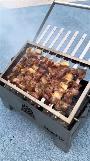 A portable mini BBQ grill with a surprisingly large capacity. #BlazeForF2SkewerVersion#bbq