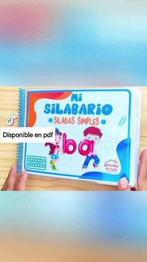 📚 ¡Nuevo libro de sílabas simples para que los pequeños aprendan jugando! 🧠🌟 Este libro interactivo ayuda a los niños a formar palabras fácilmente, combinando consonantes con vocales como 'ba' de barco 🚢. Además, incluye divertidas actividades para recortar y pegar, ¡haciendo que el aprendizaje sea mucho más entretenido! Ideal para padres que buscan herramientas educativas de calidad. Disponible en PDF con actividades desde la B hasta la Z. ¡Transforma el aprendizaje de tu niño con nuestro m