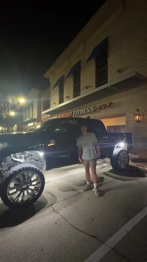 Workout routine of a squatted clapbox driver featuring yours truly @𝓜𝓪𝓬𝓴 #fyp #squattedtrucks🤢 #gym #funny #viral