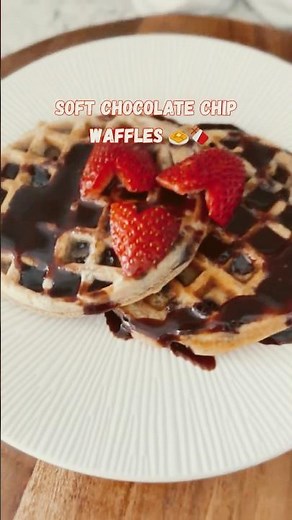 Soft Chocolate Chip Waffles 🧇 | Easy Whole Wheat Waffle Recipe #shorts