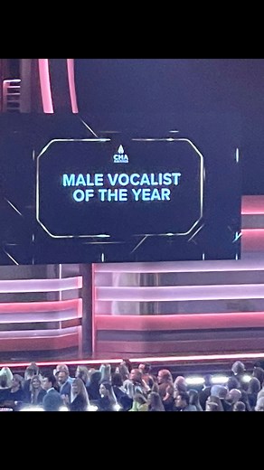 32K views · 1K reactions | Chris Stapleton wins for Male Vocalist of the Year!! #reelsvideo #countrymusic #chrisstapleton #CMAawards | The Country Network | Facebook